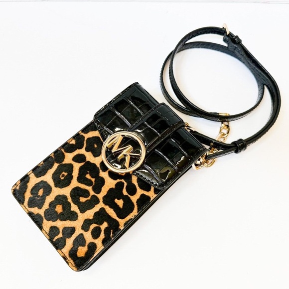 NWT Michael Kors Carmen Leopard Small NS Phone Crossbody Real Hair Calf - Picture 3 of 15
